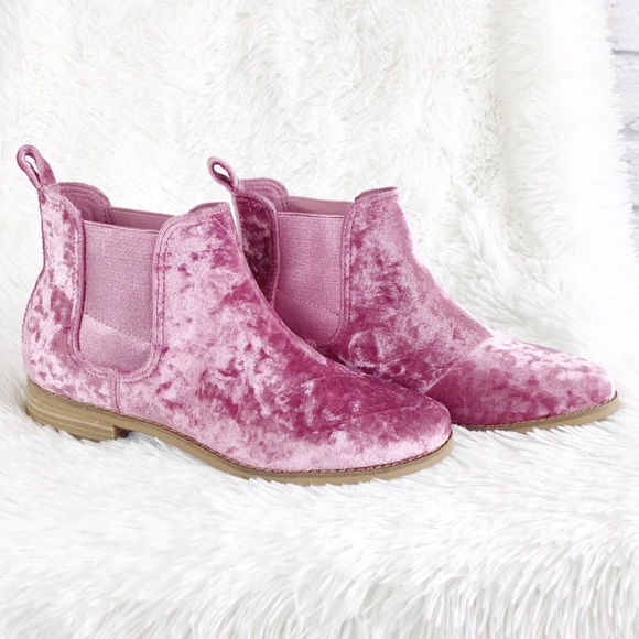 NWT Toms Ella rose velvet bootie in size 8 - Picture 3 of 8